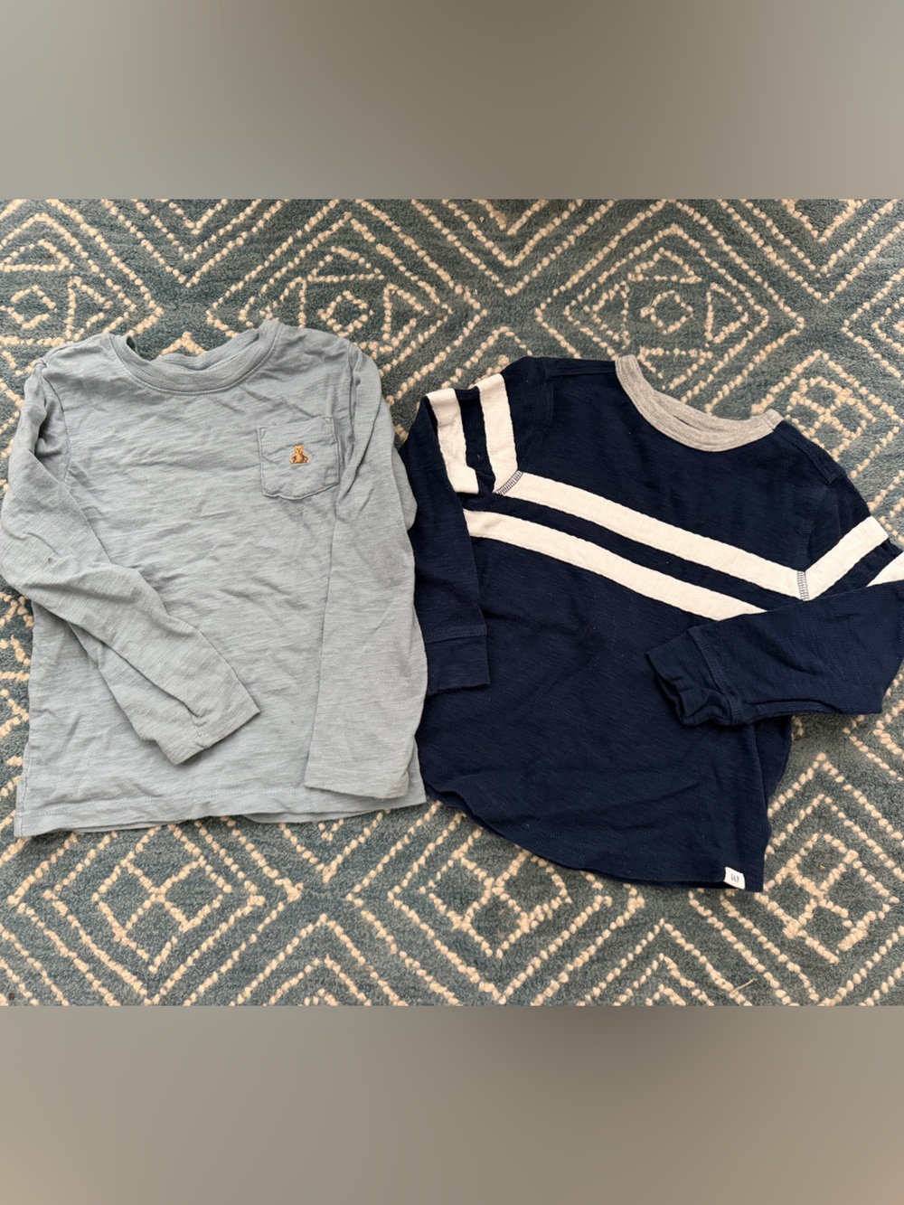 GAP long sleeve shirts